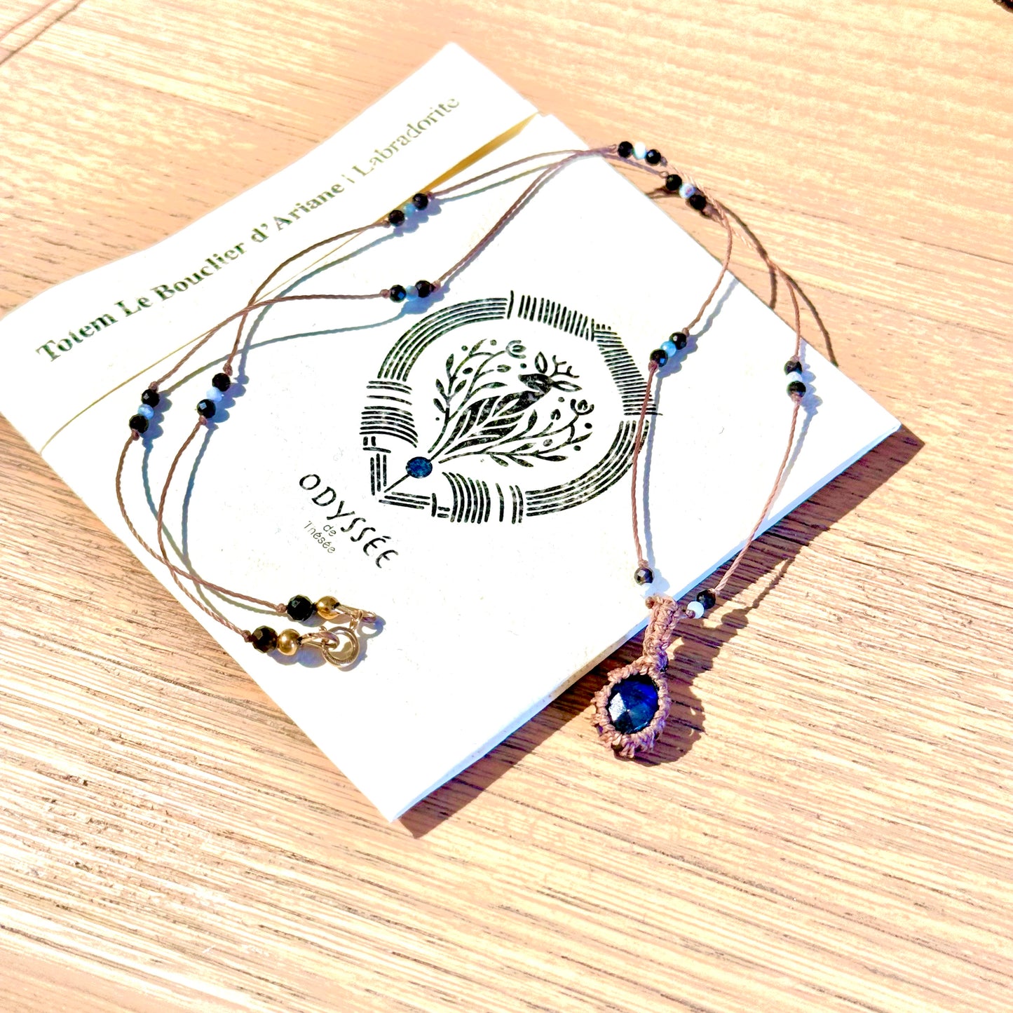 Baby Totem le Bouclier d'Ariane | Labradorite Bleue